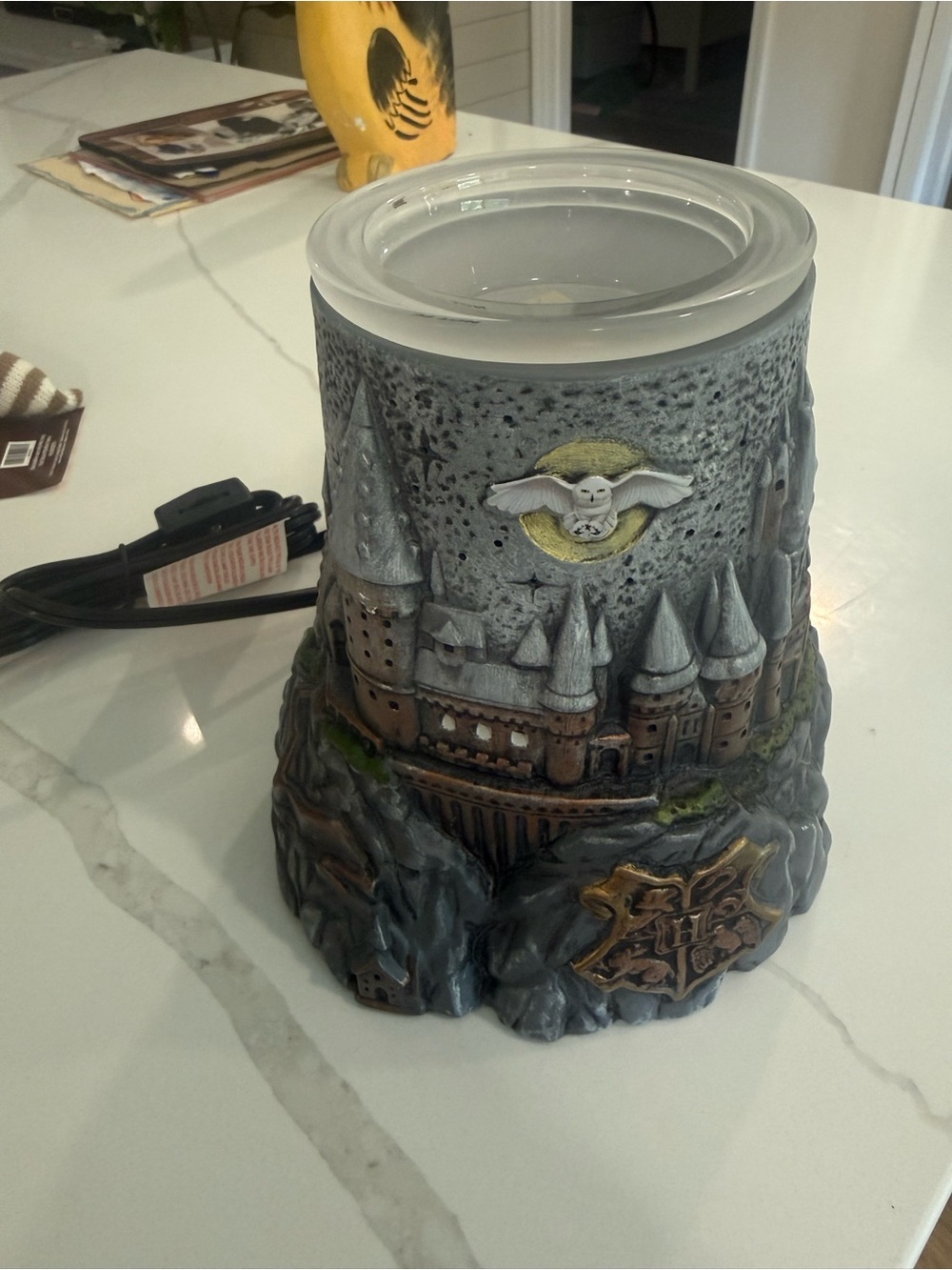 Scentsy Hogwarts™ Castle Warmer — Gray & Gold - Picture 3 of 4